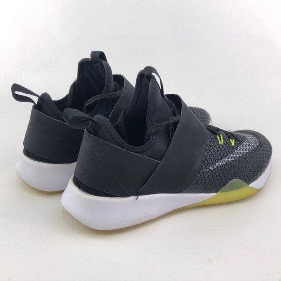 Nike Air Zoom Strong Running Shoes 9 - Picture 5 of 10